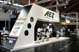 Tuning World Bodensee 2013: AEZ lenkt Schwerpunkt auf dunkle Felgentrends: Der deutsche Felgen-Premiumhersteller AEZ bietet zahlreiche Räder in Dark - Schwarz an.