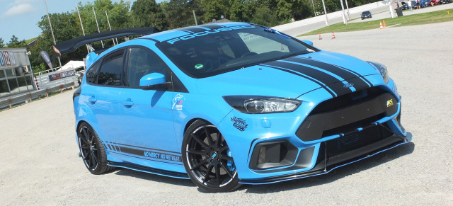 Niemals den Focus verlieren: Knallig-blauer Ford Focus RS mit Extra-Flügel und 410 PS