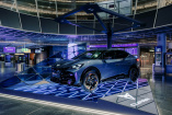 „SOLAR Wave“ und die Zukunft der Elektromobilität: Neues CUPRA Kunstprojekt am Flughafen Frankfurt