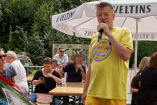 4. VAU-MAX Classic Day, 20. Juli 2025, Hattingen/Ruhr: Szene-Größe Rolf Klein moderiert den 4. VAU-MAX Classic Day