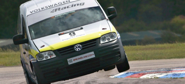 Racing mit dem VW Caddy: Die spinnen die Briten: Ein Renn-Caddy mischt den VW Racing Cup auf.