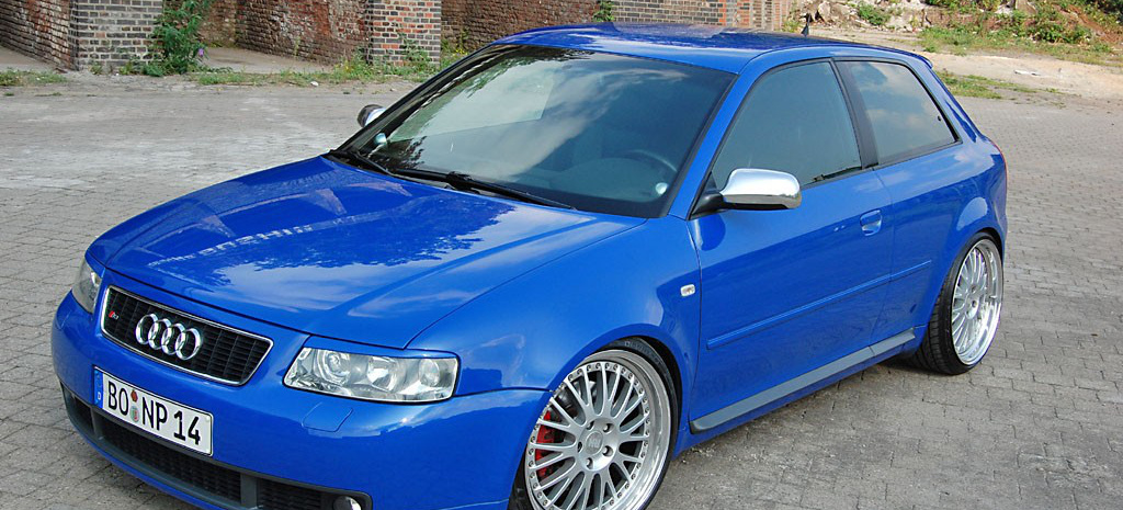 https://www.vau-max.de/thumbs/img/News/89/08/00/p/p_full/dezenter-auftritt-audi-s3-8l-blau-und-schlicht-audi-a3-optik-und-motor-tuning-889.jpg