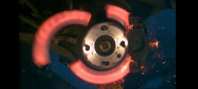 Starkes Video: Hier explodiert eine Bremsscheibe