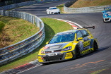 Girls only - ready to rock the Green Hell: Erste Feuerprobe für die GTI-Mädels bei VLN 1 bestanden!