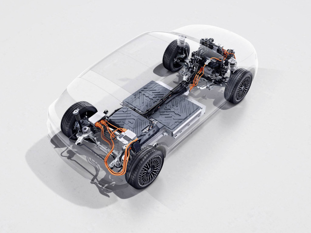 Vorhang auf für den neuen EQA im T-Roc-Format: Voll elektrisch – Premiere  für den Mercedes-Benz EQA - News - VAU-MAX - Das kostenlose  Performance-Magazin