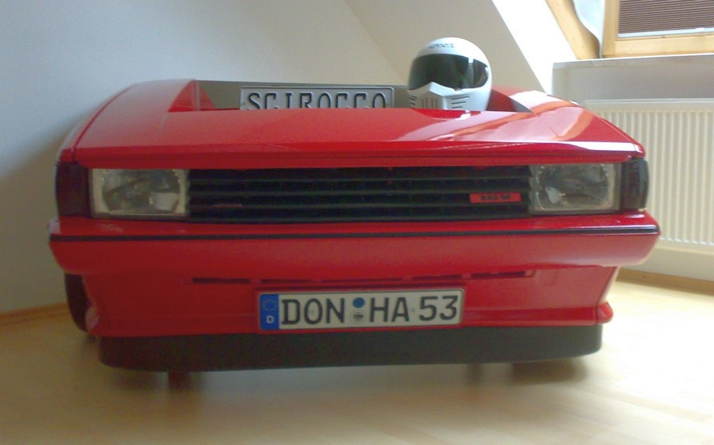 Möbel aus Autos der Käfer im Schlafzimmer: Martin Schlund baut aus