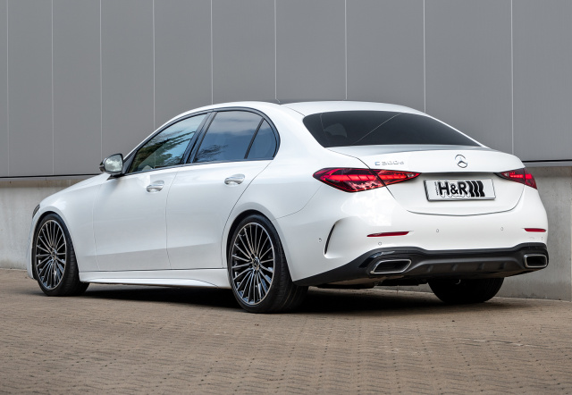 Fit für vier: H&R Sportfedern für die Mercedes C-Klasse W206/S206