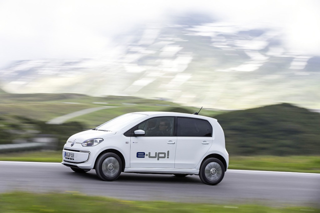 Volkswagen bietet Lade-Station und passenden Stromtarif zum e-Up!: Ein e- Auto erfordert ein etwas anderes Zubehör. - News - VAU-MAX - Das kostenlose  Performance-Magazin