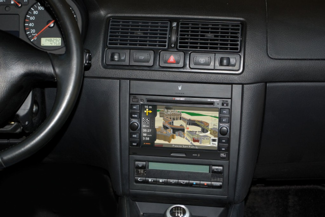Zenecs Navi ZENC2040 für Golf 4 und Co. Das kann die