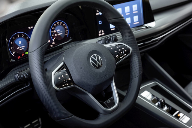Kurz angebunden DeutschlandAchter VW Golf 8 1.0 eTSI RLine Der