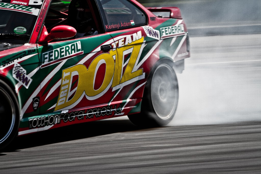 Fahren im Querformat Dotz startet in die DriftSaison 2011 VAUMAXInside VAUMAX Das