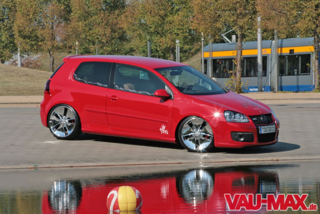 Life-Style in Rot: Golf 5 GTI mit Golf 6 Individual-Ausstattung: VW Golf V  Tuning der besonderen Art - Auto der Woche - VAU-MAX - Das kostenlose  Performance-Magazin