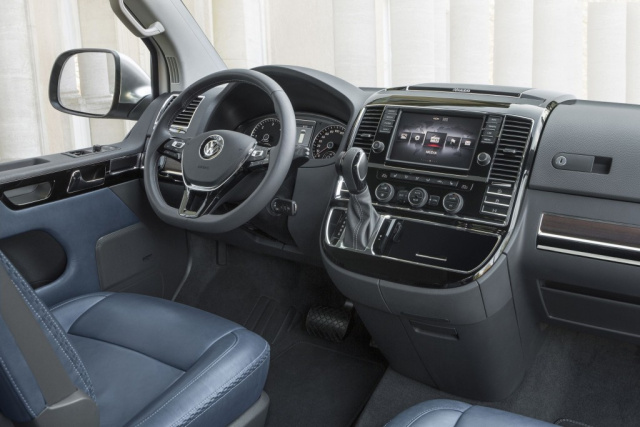 Der VW T5 Multivan Alltrack mit Golf 7 Navi und Innenraumfacelift